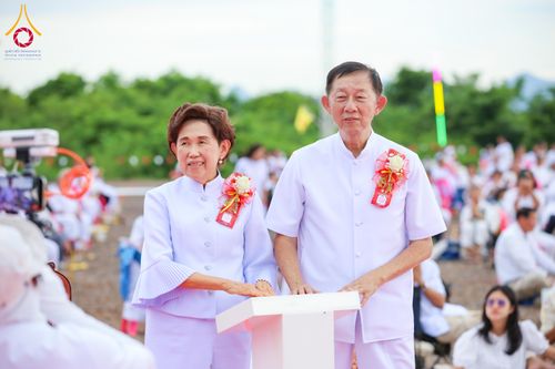 ภาพ No.342055:วันอาทิตย์ที่ 26 กรกฎาคม พ.ศ.2569 พิธีทอดผ้าป่า กลั่นแผ่นดิน โปรยรัตนชาติ   และเทคอนกรีต เสาเข็มเจาะมหามงคลแห่งแรก   สถาปนาองค์พระเจดีย์เพื่อสร้างสันติภาพโลก ณ ศูนย์ปฏิบัติธรรมสระบุรี อ.พระพุทธบาท จ.สระบุรี