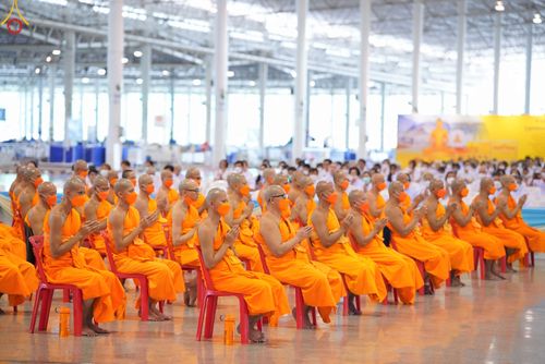 ภาพ No.83621:พิธีวางแผ่นจารึกชื่อและพิธีวางพวงมาลัยสักการะพระประธาน วันอาทิตย์ที่ 16 กรกฎาคม พ.ศ. 2566 ณ รัตนบัลลังก์ สภาธรรมกายสากล วัดพระธรรมกาย