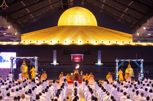 ภาพ No.75489:พิธีเจริญพุทธมนต์ ฉลองชัยสวดธรรมจักร 5,045,000,114 จบ เนื่องในวันมหาปูชนียาจารย์ วันที่ 3 กุมภาพันธ์ พ.ศ. 2566 ณ วัดพระธรรมกาย อ.คลองหลวง จ.ปทุมธานี