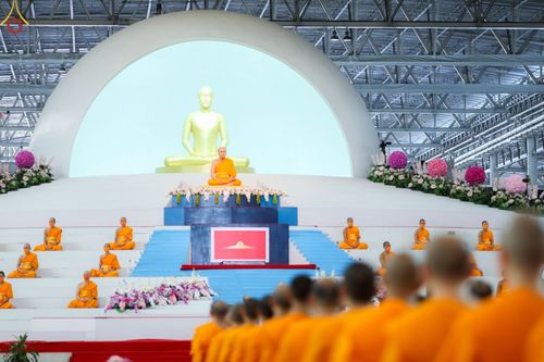 ภาพ No.65391:พิธีรับมอบต้นสมบัติจักรพรรดิ เพื่องานเผยแผ่พระพุทธศาสนาวิชชาธรรมกายไปทั่วโลก แด่ศูนย์ส่งเสริมศีลธรรมทั่วโลก 221 แห่ง ในวันอาทิตย์ต้นเดือนที่ 4 ธันวาคม พ.ศ. 2565 ณ วัดพระธรรมกาย จ.ปทุมธานี