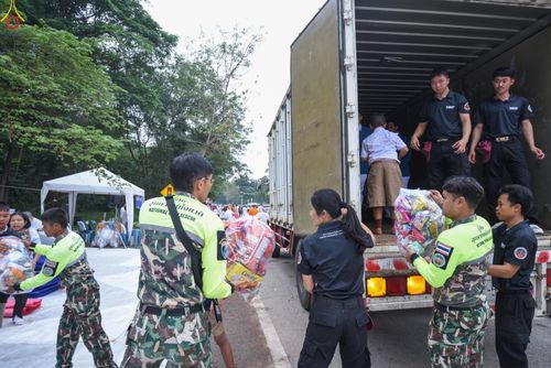 ภาพ No.283430:วันที่ 12 -13 ธันวาคม พ.ศ.2568 เบื้องหลังความสำเร็จ ของการจัดงานตักบาตร พระ 1,000 รูป เขาใหญ่