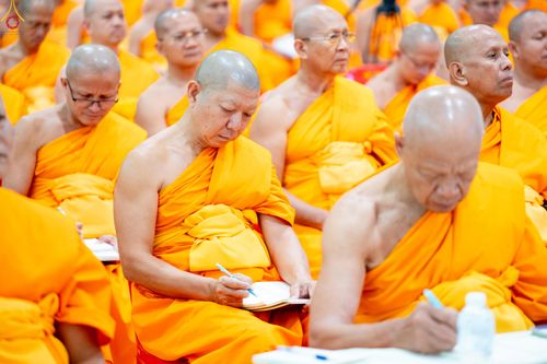 ภาพ No.335972:วันที่ 15 มิถุนายน พ.ศ.2569 หลวงพ่อทัตตชีโวเมตตาให้โอวาทแก่เจ้าอาวาสวัดศูนย์สาขาภายในประเทศ ณ วัดพระธรรมกาย