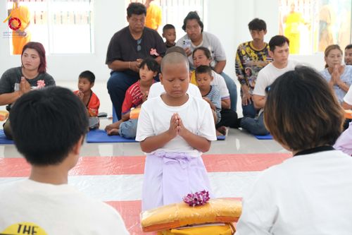 ภาพ No.319643:วันเสาร์ที่ 4 เมษายน พ.ศ.2569 พิธีขอขมา มอบผ้าไตร บรรพชาสามเณร ศูนย์อบรมเยาวชนนครปฐม