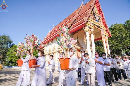 ภาพ No.71645:พระธรรมยาตรา ปฏิบัติศาสนกิจ ทำนุบำรุงศาสนสถาน, สวดธรรมจักร ,ปฏิบัติธรรม ร่วมกับชุมชน,นักเรียนเด็กดีวีสตาร์ และร่วมพิธีทอดผ้าป่าบำรุงศาสนสถาน ในโครงการธรรมยาตรากตัญญูบูชา มหาปูชนียาจารย์ พระมงคลเทพมุนี(สด จนฺทสโร) พระผู้ปราบมาร อนุสรณ์สถาน 7 แห่ง ปีที่ 11