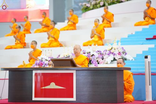 ภาพ No.65139:พิธีบูชาข้าวพระ และสาธุชนปฏิบัติธรรมร่วมกัน ในวันอาทิตย์ต้นเดือนที่ 4 ธันวาคม พ.ศ. 2565 ณ วัดพระธรรมกาย จ.ปทุมธานี