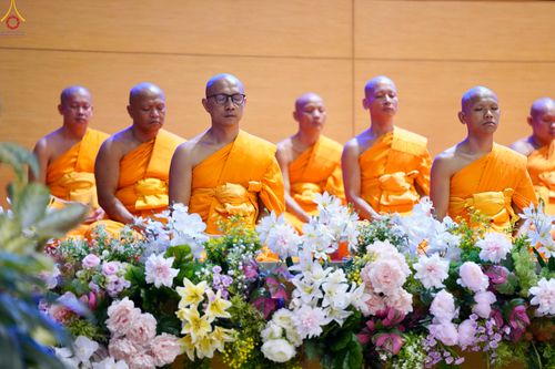 ภาพ No.331188:วันวิสาขบูชา อาทิตย์ที่ 31 พฤษภาคม พ.ศ.2569 พิธีปฏิบัติธรรม ณ ห้องแก้วสารพัดนึก 1  วัดพระธรรมกาย จังหวัดปทุมธานี