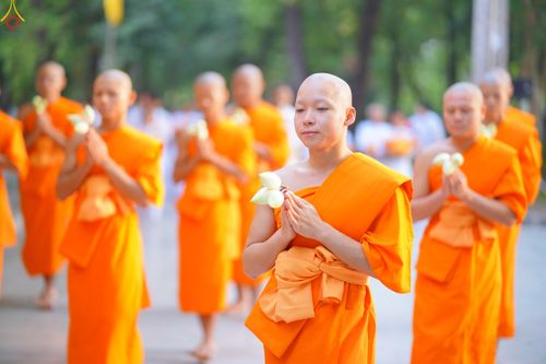 ภาพ No.328320:วันเสาร์ที่ 2 พฤษภาคม พ.ศ.2569 พิธีอุปสมบทสามเณรเตรียม DCI รุ่นที่ 23 ณ อุโบสถพระไตรปิฎก วัดพระธรรมกาย จังหวัดปทุมธานี