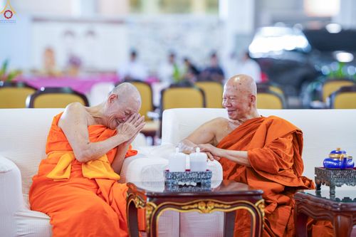 ภาพ No.342167:วันอาทิตย์ที่ 2 สิงหาคม พ.ศ.2569 วันสมาธิโลก การต้อนรับปฏิสันถารพระสังฆาธิการ ,พิธีบูชาข้าวพระ ณ สภาธรรมกายสากล วัดพระธรรมกาย