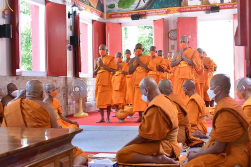 ภาพ No.67008:พิธีอุปสมบทวัดพันเสด็จนอก อ.ศรีราชา จ.ชลบุรี รับบุญจัดงานโดย สำนักพัฒนาเยาวชนโลก เมื่อวันที่ 7 ธันวาคม พ.ศ. 2565