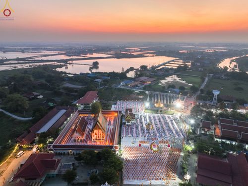 ภาพ No.71975:พิธีตักบาตรพระธรรมยาตราฯ ในโครงการธรรมยาตรากตัญญูบูชา มหาปูชนียาจารย์ พระมงคลเทพมุนี(สด จนฺทสโร) พระผู้ปราบมาร ปีที่ 11 ณ อนุสรณ์สถานลำดับที่ 3 สถานที่เกิดใหม่ในเพศสมณะ วัดสองพี่น้อง อ.สองพี่น้อง จ.สุพรรณบุรี วันที่ 18 มกราคม พ.ศ. 2566