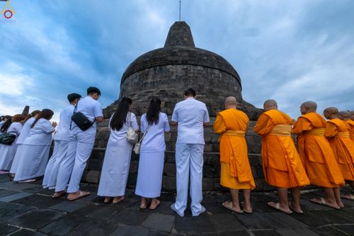 ภาพ No.331239:วันที่ 29 พฤษภาคม พ.ศ.2569 MBMI Tangerang (Majelis Agama Buddha Mahanikaya)  ได้มีการเตรียมงานเพื่อจัดงานวิสาขบูชานานาชาติ (ภาพชุดที่ 2)