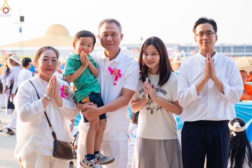 ภาพ No.323933:วันที่ 22 เมษายน พ.ศ.2569 (วันคุ้มครองโลก) พิธีถวายมหาสังฆทาน 40,000 กว่าวัดทั่วประเทศ ณ ลานธรรม พระมหาธรรมกายเจดีย์ วัดพระธรรมกาย