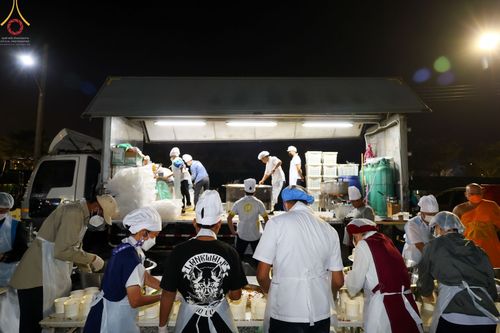 ภาพ No.73975:พิธีถวายภัตตาหารเป็นสังฆทาน แด่คณะพระธรรมยาตราฯ ในโครงการธรรมยาตรากตัญญูบูชา มหาปูชนียาจารย์ พระมงคลเทพมุนี(สด จนฺทสโร) พระผู้ปราบมาร อนุสรณ์สถาน 7 แห่ง ปีที่ 11 วันที่ 24 มกราคม พ.ศ. 2566