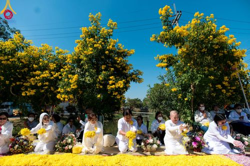 ภาพ No.106117:พิธีต้อนรับพระธรรมยาตรา ชุด 2 ในโครงการธรรมยาตรากตัญญูบูชา มหาปูชนียาจารย์  พระมงคลเทพมุนี(สด จนฺทสโร) พระผู้ปราบมาร  อนุสรณ์สถาน 7 แห่ง ปีที่ 12  วันที่ 3 มกราคม พ.ศ. 2567  ณ อนุสรณ์สถานโลตัสแลนด์ จ.สุพรรณบุรี