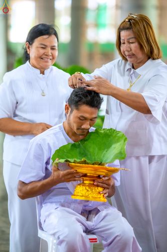 ภาพ No.333459:วันอาทิตย์ที่ 7 มิถุนายน พ.ศ.2569 พิธีตัดปอยผมและปลงผมนาคธรรมทายาท โครงการบรรพชาและอุปสมบทหมู่ธรรมทายาท รุ่นผู้บริหาร รุ่นที่ 16 ณ วิหารคด 11 วัดพระธรรมกาย