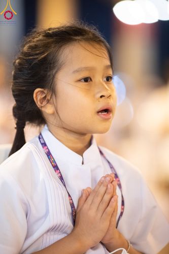 ภาพ No.90435:พิธีฉลองชัยสวดมนต์บทธัมมจักกัปปวัตตนสูตร 5,759,139,139 จบ เนื่องใน 139 ปี วันคล้ายวันเกิดด้วยรูปกายเนื้อ พระมงคลเทพมุนี (สด จนฺทสโร) พระผู้ปราบมาร วันอังคารที่ 10 ตุลาคม พ.ศ. 2566 ณ มหารัตนวิหารคด วัดพระธรรมกาย จ.ปทุมธานี