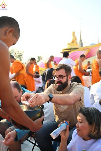 ภาพ No.294537:วันที่ 14 มกราคม พ.ศ. 2569 พิธีตักบาตรพระธรรมยาตรา ณ วัดสองพี่น้อง ต.ต้นตาล อ.สองพี่น้อง จ.สุพรรณบุรี ในโครงการธรรมยาตรา กตัญญูบูชา มหาปูชนียาจารย์ พระมงคลเทพมุนี(สด จนฺทสโร) พระผู้ปราบมาร อนุสรณ์สถาน 7 แห่ง ปีที่ 14