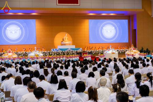 ภาพ No.318294:วันอาทิตย์ต้นเดือนที่ 5 เมษายน พ.ศ.2569 พิธีบูชาข้าวพระ ณ สภาธรรมกายสากล วัดพระธรรมกาย