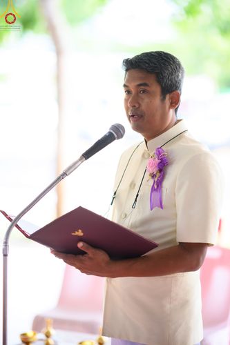 ภาพ No.81195:พิธีถวายสังฆทานแด่คณะสงฆ์ 323 วัด พิธีมอบกองทุนหนุนแรงใจช่วยครูใต้ และพิธีทำบุญอุทิศส่วนกุศลแด่ผู้วายชนม์ในเหตุการณ์ความไม่สงบ ๔ จังหวัดชายแดนภาคใต้  ปีที่ 19 ครั้งที่ 162 วันเสาร์ที่ 27 พฤษภาคม พ.ศ. 2566 ณ ศูนย์ปฏิบัติธรรมภาคใต้ อ.บางกล่ำ จ.สงขลา