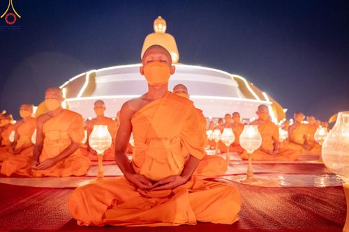 ภาพ No.118312:พิธีจุดประทีปถวายเป็นพุทธบูชา และบูชาธรรมมหาปูชนียาจารย์ พระมงคลเทพมุนี(สด จนฺทสโร) วันที่ 24 มกราคม พ.ศ. 2567 ณ อนุสรณ์สถานบางปลา อ.บางเลน จ.นครปฐม