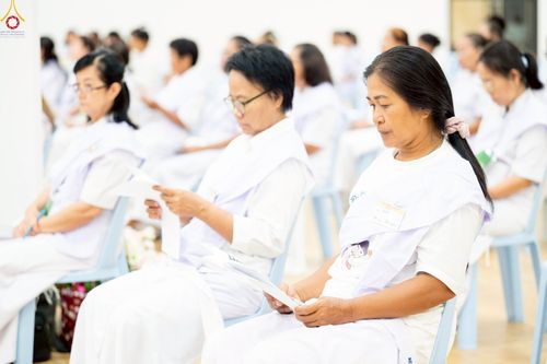 ภาพ No.242850:วันที่ 29-31 สิงหาคม พ.ศ. 2568 องค์กรภาคีเครือข่าย “บวร” (บ้าน-วัด-โรงเรียน-ราชการ) อ.คลองหลวง จัดบวชอุบาสิกาแก้ว ถวายพระราชกุศลแด่สมเด็จพระพันปีหลวง - กตัญญูบูชาแด่ผู้มีพระคุณ