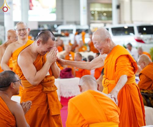 ภาพ No.147181:พิธีมุทิตาสักการะพระภิกษุ ผู้สอบได้เปรียญธรรม 9 ประโยคระดับโลกปีที่ 36, พิธีมอบโล่เกียรติยศและทุนการศึกษา สำนักเรียนบาลีดีเด่นทั่วประเทศ, พิธีถวายมหาสังฆทานคณะสงฆ์ 2,000 กว่าวัด ทั่วประเทศ ปีที่ 24, พิธีถวายไทยธรรมคณะสงฆ์ 323 วัด 4 จังหวัดชายแดนภาคใต้