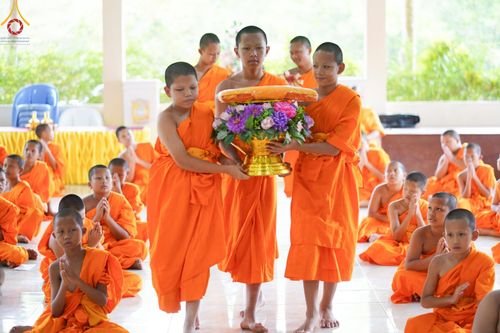 ภาพ No.61198:สามเณรออกบิณฑบาต และกิจกรรมอบรมสามเณร ในโครงการบรรพชาสามเณรฟื้นฟู พระพุทธศาสนาทั่วไทย ณ ศูนย์อบรมที่พักสงฆ์บ้านร่มเย็น จ.นราธิวาส วันที่ 2-15 เมษายน พ.ศ. 2567