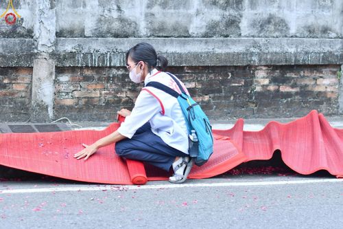 ภาพ No.128765:V.33 รวมพลังเพื่อบางกล่ำ การเตรียมงานของเจ้าหน้าที่หน่วยงานต่างๆ เพื่องานธรรมยาตราอัญเชิญพระบรมสารีริกธาตุ ประดิษฐาน ณ มหารัตนเจดีย์สิริปทุมสวรรค์ (เจดีย์อริยพุทธะ 5 พระองค์) ศูนย์ปฏิบัติธรรมภาคใต้ อ.บางกล่ำ จ.สงขลา ระหว่างวันที่ 9-10 มีนาคม พ.ศ. 2567