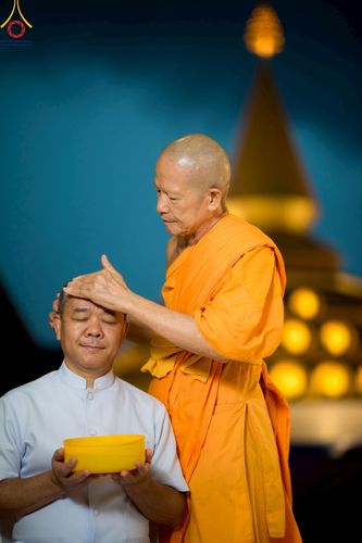 ภาพ No.223277:วันที่ 2 -10 พฤษภาคม พ.ศ. 2568 พิธีตัดปอยผม ปลงผม พิธีขอขมาลาอุปสมบทอุทิศชีวิต ของอุบาสก พิสิทธิ์ หมื่นแกล้ว  ณ วัดพระธรรมกาย