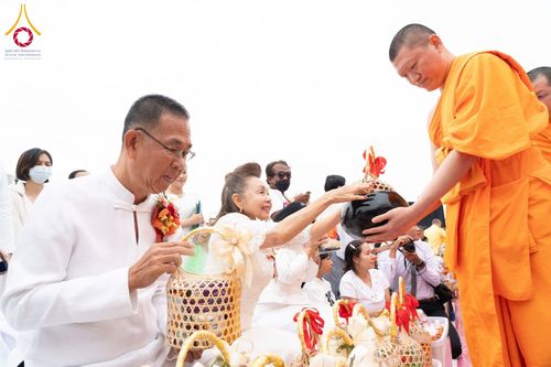 ภาพ No.210405:วันอาทิตย์ที่ 9 มีนาคม พ.ศ. 2568 พ่อเมืองโคราชจัดตักบาตรพระหมื่น ทำบุญเมือง 557 ปี