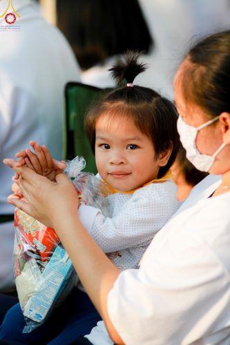 ภาพ No.116168:พิธีตักบาตรพระธรรมยาตรา ณ อนุสรณ์สถานลำดับที่ 4 สถานที่เกิดด้วยกายธรรม วัดโบสถ์(บน) จ.นนทบุรี วันที่ 21 มกราคม พ.ศ. 2567