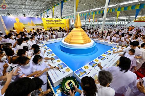 ภาพ No.77137:พิธีหล่อพระบรมพุทธเจ้า ในวันมาฆบูชา อาทิตย์ต้นเดือนที่ 6 มีนาคม พ.ศ. 2566 ณ วัดพระธรรมกาย จ.ปทุมธานี