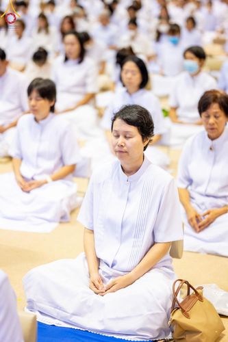 ภาพ No.139193:พิธีตักบาตร , พิธีบูชาข้าวพระ ณ ห้องแก้วสารพัด 1 สภาธรรมกายสากล วัดพระธรรมกาย วันอาทิตย์ต้นเดือนที่ 2 มิถุนายน พ.ศ. 2567