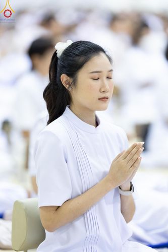 ภาพ No.143522:พิธีตักบาตร ข้าวสารอาหารแห้ง ณ บ้านแก้วเรือนทองคุณยายฯ และ พิธีบูชาข้าวพระ  ณ สภาธรรมกายสากล วัดพระธรรมกาย วันอาทิตย์ที่ 7 กรกฎาคม พ.ศ. 2567