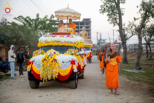 ภาพ No.213028:วันที่ 14 - 15 มีนาคม พ.ศ. 2568 คณะสงฆ์และสามเณรเดินธรรมยาตรา ในโครงการบวชสามเณรเนปาล 500 รูป ไปยังสถานที่รอบมายาเทวีและลุมพินีเกรด ณ ลุมพินี ประเทศเนปาล