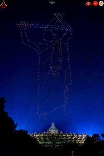 ภาพ No.224606:วันจันทร์ที่ 12 พฤษภาคม พ.ศ. 2568  ชาวพุทธในอินโดนีเซีย ร่วมฉลองวิสาขบูชาจุดประทีปกว่า 200,000 ดวง ณ พระมหาเจดีย์บรมพุทโธ  เจริญพุทธมนต์ถวาย “พระวชิรเกล้าเจ้าอยู่หัว”