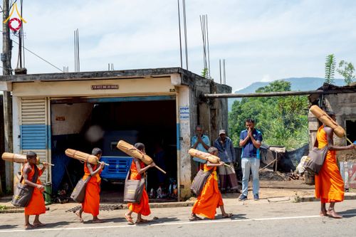 ภาพ No.226378:วันที่ 7-10 พฤษภาคม พ.ศ. 2568 โครงการเดินธรรมยาตรา สยาม-ลังกา ธรรมยาตรา ฉลองเทศกาลวิสาขบูชาแห่งชาติ ศรีลังกา บูชาธรรม 81 ปี หลวงพ่อธัมมชโย เมืองนูวราอิลิยา ประเทศศรีลังกา