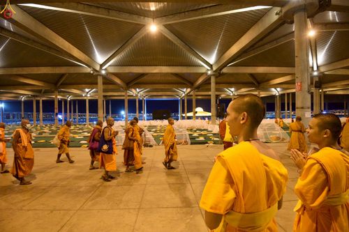 ภาพ No.225184:วันที่ 20 - 27 เมษายน พ.ศ. 2568 "ภาพแห่งความปลื้มที่ไม่มีวันจบ" คณะสงฆ์สามเณร เจ้าหน้าที่ และสาธุชน ร่วมแรงร่วมใจกันเตรียมงานและเก็บงาน เพื่อวันคุ้มครองโลก พิธีถวายมหาสังฆทานคณะสงฆ์ 40,000 กว่าวัดทั่วประเทศ