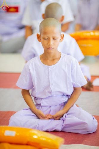 ภาพ No.215079:วันเสาร์ที่ 5 เมษายน พ.ศ. 2568 พิธีเวียนประทักษิณรอบพระมหาธรรมกายเจดีย์  พิธีวันทาเจดีย์ พิธีขอขมาและมอบผ้าไตร ในโครงการบรรพชาสามเณรฟื้นฟูพระพุทธศาสนาทั่วไทย , โครงการหน่อแก้วเปรียญธรรม รุ่นที่ 13 ,  โครงการสามเณรยุวธรรมทายาท รุ่นที่ 33 , โครงการสามเณรมั