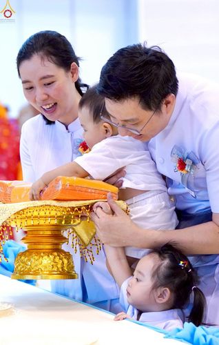 ภาพ No.244055:วันอาทิตย์ที่ 7 กันยายน พ.ศ. 2568 พิธีทอดผ้าป่าสมทบกฐินวัดพระธรรมกาย และสมทบกฐิน 30,000 วัดทั่วไทย ครั้งที่ 2 ณ ห้องแก้วสารพัดนึก 1 วัดพระธรรมกาย