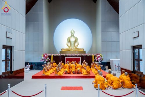 ภาพ No.244911:วันเสาร์ที่ 6 กันยายน พ.ศ. 2568 พิธีถวายบาตร บรรพชา อุปสมบทของนาคธรรมทายาท โครงการอุปสมบทหมู่บูชาธรรมครบรอบ 108 ปี  วันครูผู้ค้นพบวิชชาธรรมกาย ณ โบสถ์พระไตรปิฎก วัดพระธรรมกาย