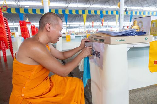 ภาพ No.60650:V.38 ทุ่มพลังเพื่อพ่อครบ 80 ปี ภาพการเตรียมงานของหน่วยงานต่างๆ เพื่อพิธีฉลองอายุวัฒนมงคล 80 ปี หลวงพ่อธัมมชโย และรับถวายมหาสังฆทาน 10,000 กว่าวัดทั่วประเทศ ในวันคุ้มครองโลก วันจันทร์ที่ 22 เมษายน พ.ศ. 2567