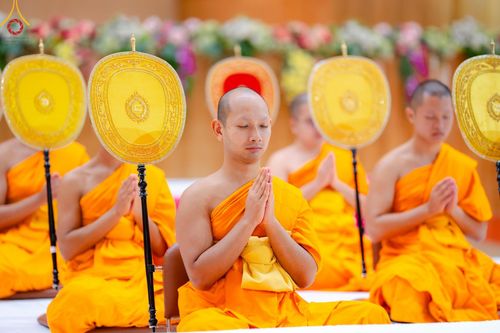 ภาพ No.153324:พิธีมุทิตาสักการะ พระภิกษุ-สามเณร ผู้สอบไล่ได้เปรียญธรรม ประโยค 1-2 ถึงประโยค ป.ธ.9 และบาลีศึกษา ประโยค1-2 ถึง บ.ศ.9 , พิธีมอบดวงแก้วสามเณรผู้ทรงบาลีไวยากรณ์ วัดพระธรรมกาย และ ศูนย์ส่งเสริมศีลธรรมในประเทศและต่างประเทศ วันอาทิตย์ที่ 8 กันยายน พ.ศ.2567