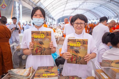 ภาพ No.59767:V.39 ทุ่มสุดใจ ธรรมชัย 80 ปี การเตรียมงาน การปฏิบัติงาน ของเจ้าหน้าที่หน่วยงานต่างๆ เพื่อพิธีฉลองอายุวัฒนมงคล 80 ปี หลวงพ่อธัมมชโย และรับถวายมหาสังฆทาน 10,000 กว่าวัดทั่วประเทศ ในวันคุ้มครองโลก จันทร์ที่ 22 เมษายน พ.ศ. 2567