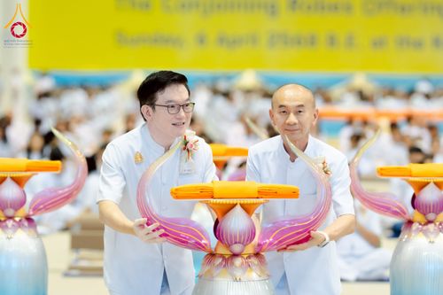 ภาพ No.215517:วันอาทิตย์ต้นเดือนที่ 6 เมษายน พ.ศ. 2568 ขบวนอัญเชิญผ้าป่าสมทบ มหาสังฆทาน 40,000 กว่าวัดทั่วประเทศ ณ สภาธรรมกายสากล วัดพระธรรมกาย