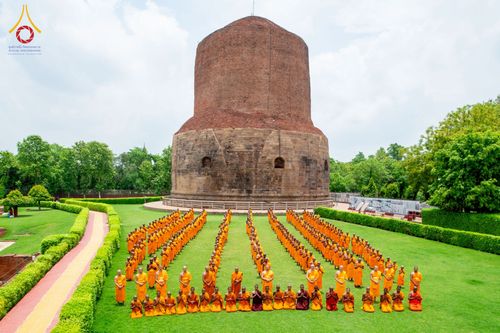 ภาพ No.231105:วันที่ 1 กรกฎาคม พ.ศ. 2568 โครงการบรรพชาสามเณร 300 รูป ถวายเป็นพุทธบูชา  วันอาสาฬหบูชา ณ จุดกำเนิดพระรัตนตรัย  ต้นแหล่งธัมมจักกัปปวัตตนสูตร เมืองพาราณสี  สารนาถ ประเทศอินเดีย