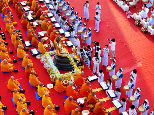 ภาพ No.312614:วันอาทิตย์ที่ 8 มีนาคม พ.ศ.2569 ทำบุญเมืองนครราชสีมา 558 ปี ตักบาตรพระ 10,000 รูป