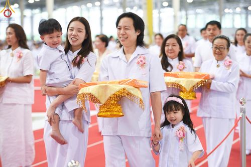 ภาพ No.160186:พิธีทอดผ้าป่าสมทบกฐินวัดพระธรรมกาย และสมทบกฐิน 30,000 วัดทั่วไทย ครั้งที่ 3 ณ สภาธรรมกายสากล วัดพระธรรมกาย วันพฤหัสบดีที่ 10 ตุลาคม พ.ศ. 2567