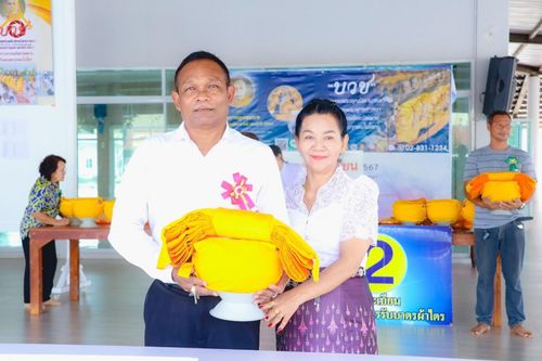 ภาพ No.186520:พิธีตัดปอย ปลงผม เวียนประทักษิณ  มอบบาตรผ้าไตร ขอขมาผู้ปกครอง และพิธีบรรพชาอุปสมบท  โครงการอุปสมบทหมู่บูชาธรรมมหาปูชนียาจารย์  ประจำปี 2567 ณ ศูนย์ปฏิบัติธรรมภาคใต้และวัดคงคาเลียบ อ.บางกล่ำ จ.สงขลา วันอาทิตย์ที่ 8 ธันวาคม พ.ศ. 2567