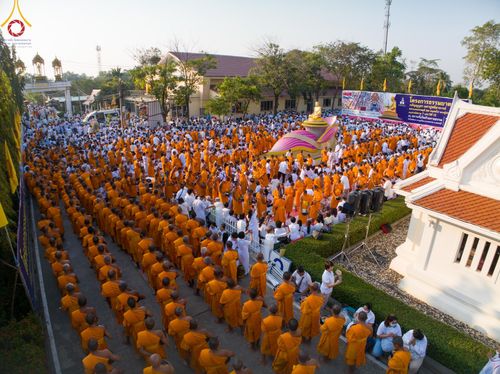 ภาพ No.116103:พิธีตักบาตรพระธรรมยาตรา ณ อนุสรณ์สถานลำดับที่ 4 สถานที่เกิดด้วยกายธรรม วัดโบสถ์(บน) จ.นนทบุรี วันที่ 21 มกราคม พ.ศ. 2567